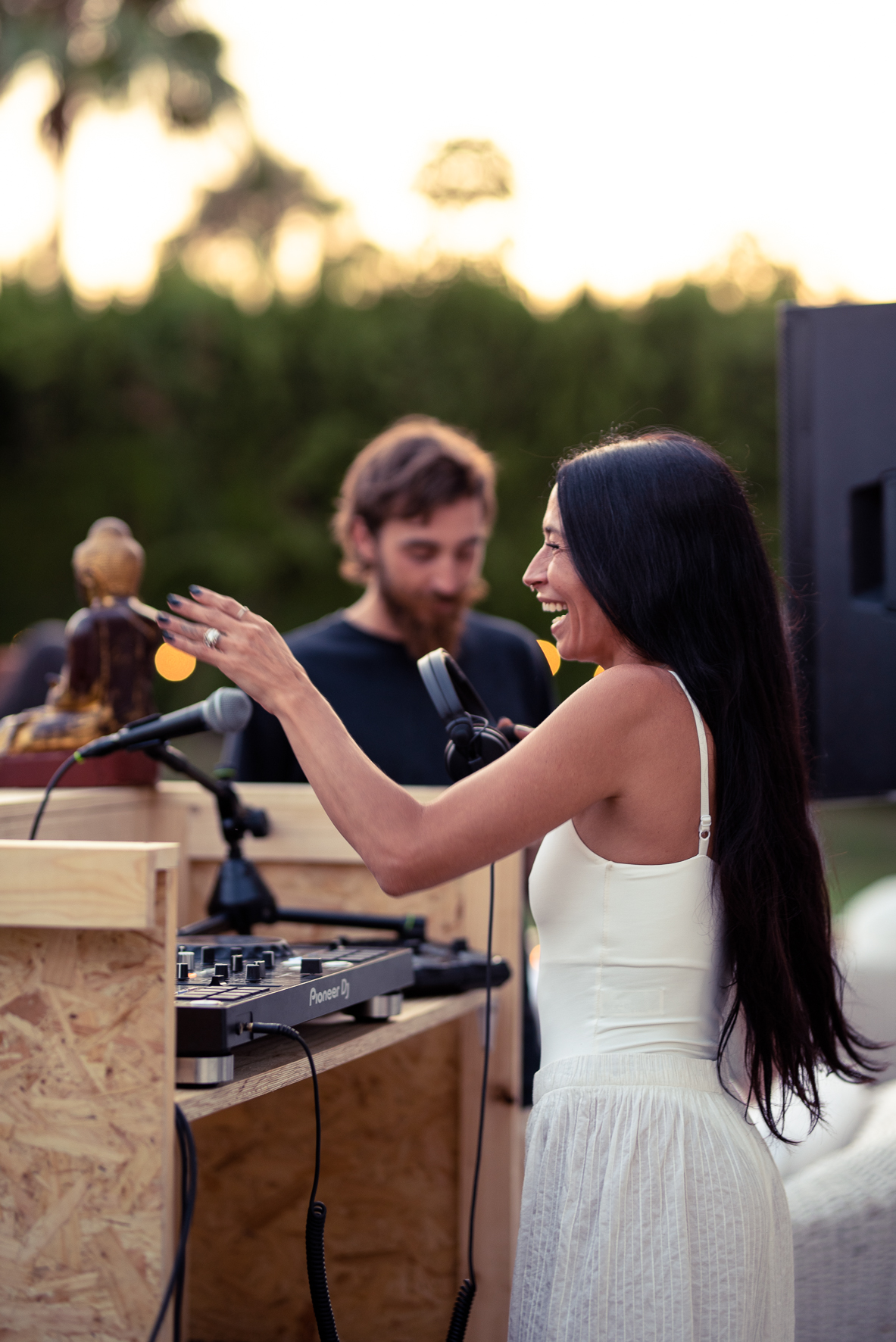 Music and laughter at the decks